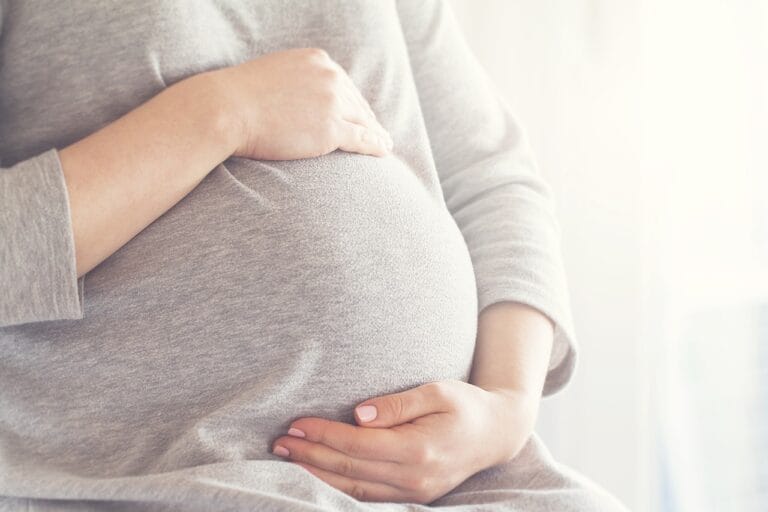 Kartki w szafce, tablica w szatni czy aplikacja? Sposoby na informowanie rodziców
