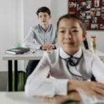 Jak rozpoznawać gotowość szkolną bez testów i stresowania dziecka