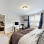 Kącik dramy i przebieranek: jak przechowywać stroje i rekwizyty bez bałaganu